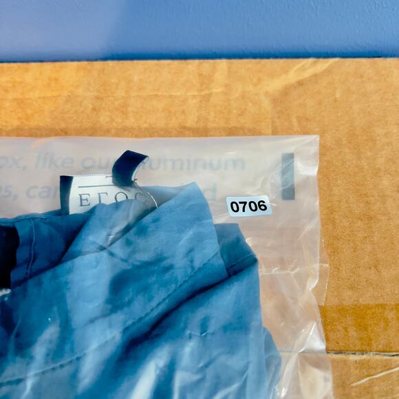 Eloquii Blouse Top Woman 18 Blue Elastic Cuffs Tie Back Plain Front w/ Darts - Picture 16 of 16